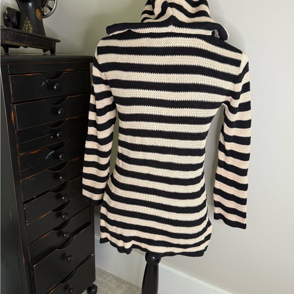 Trina Turk Black and Cream Knit Top - Picture 4 of 8